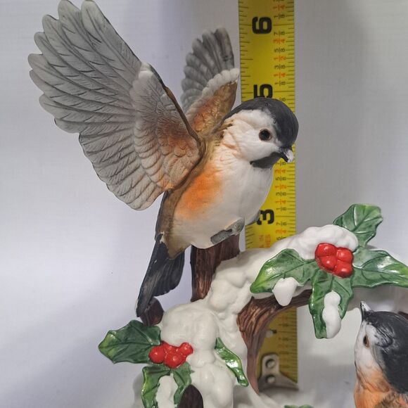 Stratford Masterworks Collection Chickadee Birds Mistle Toe Branch Snow Figurine - Picture 10 of 11
